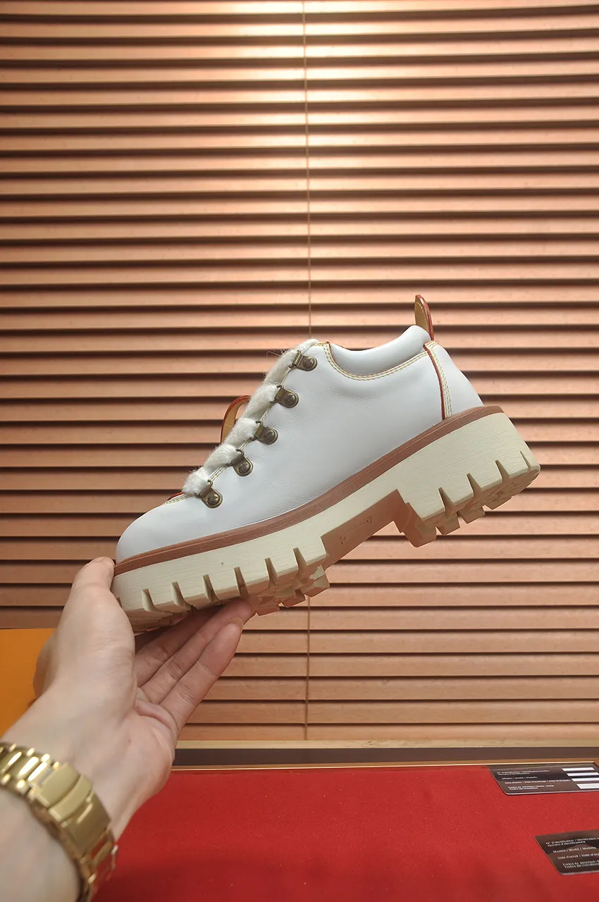 Men's shoes 💰660💶 LV Louis Vuitton 2025 autumn and winter new couple's new style, the original version is developed one to one, retro fashion, handsome and cool mountaineering derby shoes are out of stock 👍 💎 Material: imported first-layer cowhide 💎 Lining: imported lambskin 💎 Outsole: original molded TR non-slip sole 💎 Bottom height: 3.5cm 💎 Shoe size: 35-45 for both men and women